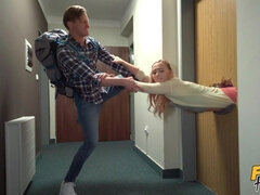 Cul, Sucer une bite, Brunette brune, Tir de sperme, Faciale, Branlette thaïlandaise, Chatte, Plan cul à trois