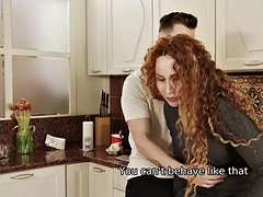 Grote mammen, Pijpbeurt, Oudere vrouw, Likken, Ondergoed, Doordringend, Russisch, Tatoeage