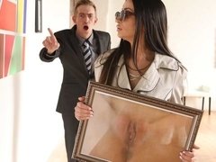 Brunette brune, Tir de sperme, En levrette, Branlette thaïlandaise, Masturbation, Chatte, Rasée, Nénés