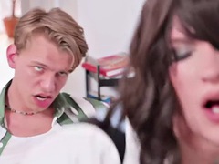 Amateur, Anal, Sucer une bite, Travestis, Fétiche, Homosexuelle, Maigrichonne, Sous la jupe