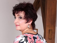 Grosser arsch, Blasen, Braunhaarige, Vollbusig, Schwanz, Hundestellung, Reif, Milf