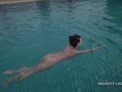 Asiatisch, Tussi, Grosse titten, Verrückt, Erotisch, Milf, Pool
