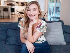 Grosser arsch, Blondine, Blasen, Hundestellung, Flexibel, Natürlichen titten, Jungendliche (18+), Titten