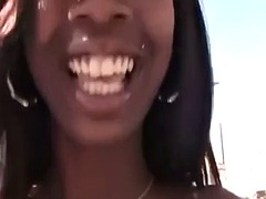 Noire, Noir ébène, Nue  à poil, Public