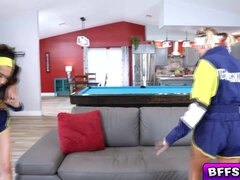 18 jaar, Anaal, Grote lul, Blond, Bruinharig, Hardcore, Natuurlijke tieten, Kut duiken