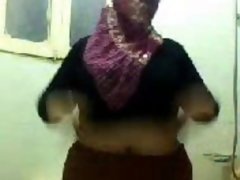 Real bbw weighty arabian on web camera