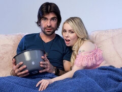 18 jaar, Grote kont, Blond, Pijpbeurt, Hondjeshouding, Natuurlijke tieten, Tiener, Tieten likken