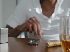 Chambre à dormir, Gros cul, Gros seins, Blonde, Poilue, Hard, Tatouage, Mouillée