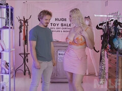 Gros seins, Sucer une bite, Tir de sperme, Mignonne, En levrette, Hd, Maman, Nénés