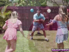 Sucer une bite, Queue, En levrette, Jeux, Groupe, Branlette thaïlandaise, Hard, Nénés