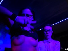 Aangekleed, Dansen, Handbeurt, Hardcore, Lesbisch, Likken, Kut duiken, Lerarin