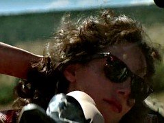 Брюнетки, Знаменитости, Тощие, Софткор, Сиськи