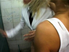 Leie, Blondine, Hochschule, Hundestellung, Gruppe, Milf, Party