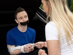 Lieveling, Grote kont, Pijpbeurt, Bruinharig, Lul, 1 man 2 vrouwen, Handbeurt, Trio