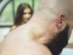 Grote kont, Pijpbeurt, Bruinharig, Sperma shot, Handbeurt, Latijnse vrouw, Spaans, Tatoeage