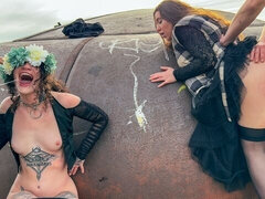 18 jaar, Grote kont, Zwart, Pijpbeurt, Natuurlijke tieten, Buiten, Tiener, Tieten likken