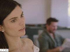 Sucer une bite, Brunette brune, Mignonne, Branlette thaïlandaise, Embrassement, Léchez, Massage, Tatouage