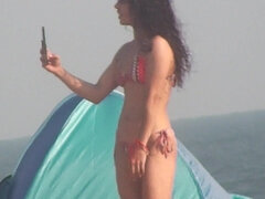 Amateur, Plage, Gros cul, Fait maison, Fille latino, Masturbation, De plein air, Voyeur
