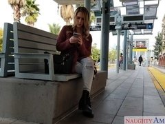 Gros cul, Sucer une bite, Queue, Poilue, Branlette thaïlandaise, Seins naturels, Jarretelles, Adolescente