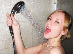 素人, 指いじり, オナニー, 剃毛, シャワー, 一人, ティーン, おもちゃ