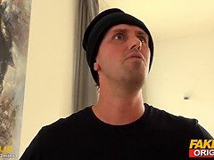 In den arsch, Grosser schwanz, Schmutzig, Hundestellung, Lecken, Natürlichen titten, Schreiend, Flotter dreier