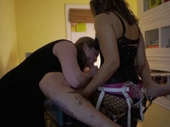 In den arsch, Arsch, Sadomasochismus, Blasen, Domination, Gruppensex, Party, Tätowierung