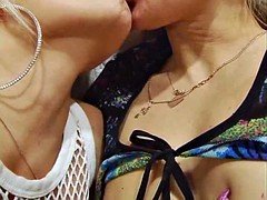 素人, ブロンド, 指いじり, 自家製, レズビアン, ハメ撮り, オマンコ, 濡れ