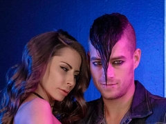 Cul, Sucer une bite, Brunette brune, Grossier, En levrette, Branlette thaïlandaise, Mère que j'aimerais baiser, Nénés