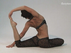 18 ans, Amateur, Fétiche, Souple, Gym, Nue  à poil, Sport, Adolescente