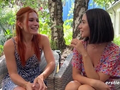 Tetas grandes, Morena, Penetracion con dedos, Tetas naturales, Público, Pelirrojo, Inodoro, Juguetes