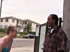 Schwarz, Blondine, Blasen, Spermaladung, Aufs gesicht abspritzen, Pornostars, Ablutschen, Flotter dreier