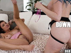 Grosser arsch, Dildo, Hardcore, Lesbisch, Milf, Mutti, Rau, Titten