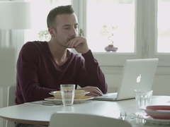 Blond, Stel, Sperma in mond, Jurk, Voeten, Flexibiel, Zoenen, Zuigen