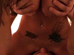 Leie, Grosse titten, Jungendliche (18+)