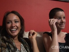 Amateur, Mamada, Morena, Gafas, Grupo, Besar, Madres para coger, Fiesta