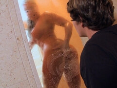 Culo, Cuarto de baño, Culo grande, Tetas grandes, Morena, Corridas, Sexo duro, Ducha