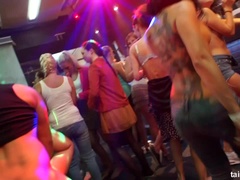 Blondine, Bekleidet, Puppe, Interrassisch, Lesbisch, Lecken, Orgie, Muschi