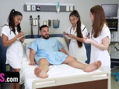 Noire, Sucer une bite, Médecin, Le plan cul à quatre, Groupe, Poilue, Chatte, Adolescente