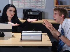 Grosser arsch, Grosse titten, Blasen, Braunhaarige, Vollbusig, Hundestellung, Dürr, Jungendliche (18+)