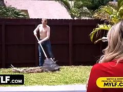 Hd, Küssen, Hausmädchen, Masturbation, Milf, Piercing, Stiefmutter, Tanga