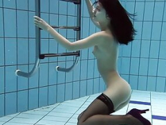 Tschechisch, Erotisch, Im freien, Erotischer film, Badeanzug, Jungendliche (18+), Titten, Unter wasser