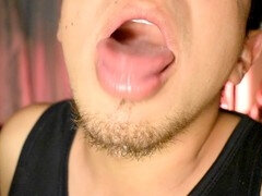 Huge mouth fetish featuring Colombian solo gay twink Dreichwe