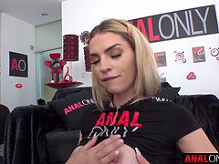 Arsch, Blondine, Blasen, Vollbusig, Kehlenfick, Klaffend, Hd, Natürlichen titten