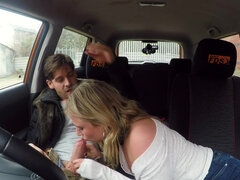 Tussi, Blasen, Braunhaarige, Hundestellung, Handjob, Hd, Orgasmus, Flotter dreier