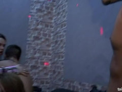 Mamada, Bailar, Sexo duro, Interracial, Lamidas, Orgía, Satén, Mojado