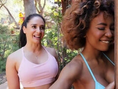 アナル, 茶髪の, 巨乳な, 黒人, オーガズム, おもらし, 驚き, 長身