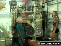 Enthousiasteling, Pijpbeurt, 1 man 2 vrouwen, Likken, Kut duiken, Realiteit, Tiener, Tieten likken