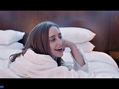 Tussi, Grosse titten, Blasen, Braunhaarige, Reif, Überraschung, Jungendliche (18+), Titten