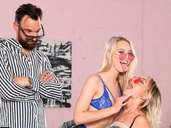 Собачьи, Две девушки, Ласковые ручки, Белье, Бритые, Чулки, Молоденькие, Втроем