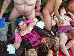 Amateur, Britannique, Rondelette, Compilation, Tir de sperme, Grosse, Partouze, Seins naturels